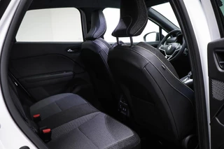 Renault Captur 1.3 mild hybrid 160 techno / 11
