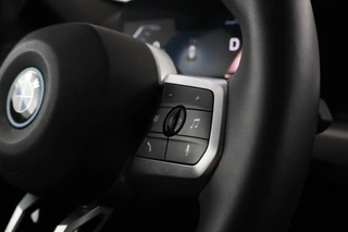 BMW iX1 eDrive20 67 kWh  M-sport, Stoelen, Virtual, Climate, / 38