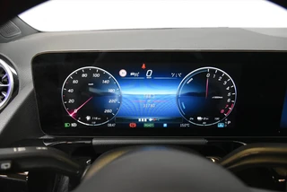Mercedes-Benz GLA 250 e AMG Line Night Pakket |360cam |Sfeerverlichting |Uniek! / 17