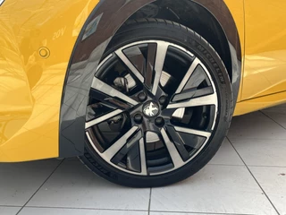 Peugeot 208 PureTech 100 GT  | Panoramadak | Keyless | Adaptive Cruise Control | Stoelverwarming | / 5