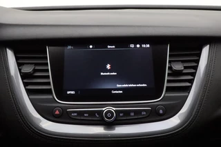 Opel Grandland X 1.2 Turbo 130pk Innovation | Navigatie | Trekhaak | Climate control | AGR Comfortstoelen | Elektrische achterklep | Stoel- en stuurverwarming | Camera / 28