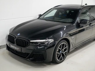 BMW 5 Serie Touring 530e xDrive M-Sport Panoramadak | Adapt. Cruise Control / 27