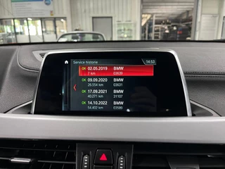 BMW X2 SDrive18i Executive / NL-auto / Navigatie / 33