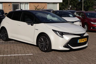 Toyota Corolla 2.0 Hybrid BI-TONE STOEL/WISSER&STUURVERW HEAD UP DISPLAY KEYLESS DAB+ CAMERA LM-VELGEN APPLE/ANDROID / 2