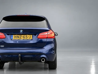 BMW 2 Serie Active Tourer 220i High Executive Edition 192 pk M-sport AUT. | dealer onderhouden | navigatie | trekhaak | panoramadak / 13