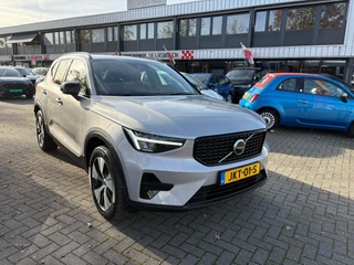 Volvo XC40 1.5 T4 Plug-in hybrid Plus Dark / Panorama-dak / Harman-Kardon / camera / stuur en stoel verwarming / 9