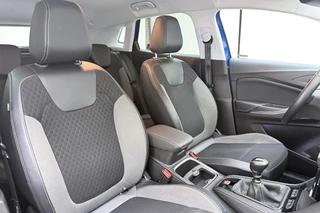 Opel Grandland X 1.2 Turbo Business Executive | Electrische achterklep | Navigatie | Camera | Half lederen bekleding | DAB radio | Apple Carplay | Extra getint glas / 16