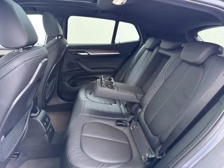 BMW X2 xDrive25e M SPORT Business Edition Plus  BOMVOL | PHEV| PANO| NAP| STOEL + STUURVERWARMING| COMFORT ACCESS| ELEK. ACHTERKLEP| AFNEEMBARE TREKHAAK| HUD| ACHTERUITRIJCAMERA| APPLE CARPLAY / 22