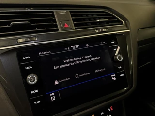 Volkswagen Tiguan 1.5 TSI R-Line Pano Head-up Trekhaak VOL! / 47