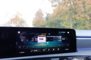 Mercedes-Benz A-Klasse 250 e Business Solution AMG Limited Pano / 45