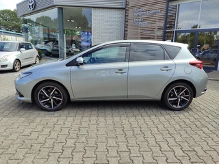 Toyota Auris 1.8 Hybrid DYNAMIC ULTIMATE / 7