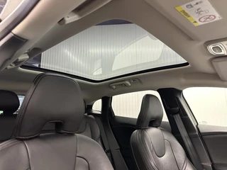 Volvo V40 Cross Country 1.5 T3 Polar+ Luxury LEER PANO NAVI TREKHAAK ECC CRUISE LM. / 14