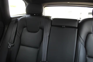 Volvo XC60 2.0 T6 Ultra Black Edition  | B&W | Luchtvering | 22" | Massage | Full | UNIEK! | Facelift / 35