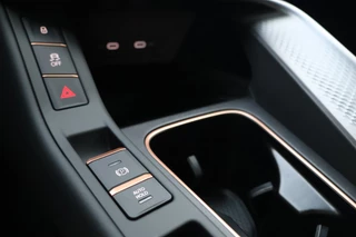 CUPRA Terramar 1.5 e-Hybrid 272pk VZ Performance  Pano/Matrix LED/Headup/Sennheiser/360/Keyless/ACC/DCC/ 20"/Trekhaak wegkl. / 29