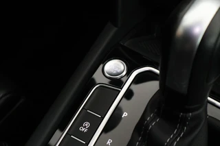 Volkswagen Passat Variant 1.5 TSI 150pk DSG 2x R-Line Panoramadak Leder Camera Stoelverwarming Virtual Cockpit / 6