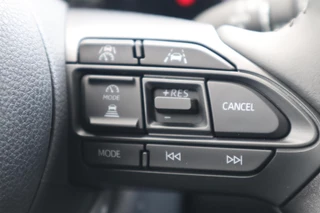 Toyota Yaris HYBRID 115 FIRST EDITION STOEL/STUURVERW DRAADLOOS-LADEN APPLE/ANDROID KEYLESS CLIMA AD-CRUISE 16" LM-VELGEN / 26