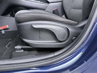 Hyundai Kona EV Comfort 64 kWh - SOH 94,5%  - Airco - Keyless Entry - Apple CarPlay/Android Auto - Achteruitrijcamera - Virena Zekerheidspakket €895,- / 20