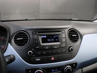 Hyundai i10 1.0i i-Motion Comfort / 18