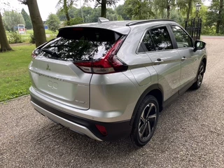 Mitsubishi Eclipse Cross 2.4 PHEV Intense / 8