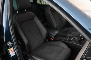 Volkswagen Passat Variant 1.5 TSI 150pk DSG R-Line Business + Keyless Panoramadak 360Camera Stoelverwarming Virtual Cockpit Navigatie / 2