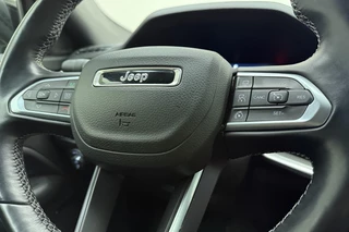 Jeep Compass 4xe 240pk Plug-in Hybrid Automaat S | Lederen bekleding | Navigatie | Trekhaak | Achteruitrijcamera | Electrische achterklep | Keyless | Stoel- en stuurverwarming | 19" Lichtmetalen velgen / 28