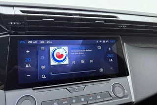 Peugeot 408 1.6 HYbrid 225 e-DSC7 Allure DEMO ZONDER KMS! l Wireless Apple Carplay & Android Auto l Digitale Cockpit l DAB l Bluetooth l PDC l LED verlichting l Lichtmetalen Velgen / 23