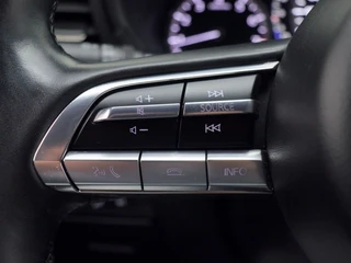 Mazda 3 2.0 SA-X Luxury Trekhaak | Leder | Head-up | All-seasonbanden / 29
