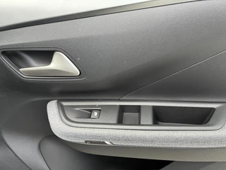 Opel Frontera 1.2 Turbo 145Pk Automaat Hybrid GS | DEMO | Climate control | Navigatie | Winterpakket | Camera | Parkpilot | Led | Private-Glas | Elektrisch Pakket | LM-Velgen / 34