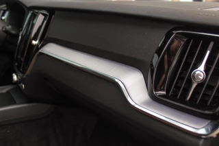 Volvo V60 2.0 B4 Inscription | NL auto | 2e eigenaar | BTW auto | Stuurverwarming | Leer | Cruise control | DAB | Camera | LED | Navigatie | Bluetooth | PDC / 37