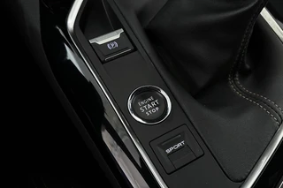Peugeot 3008 1.2 PureTech GT Black Pack Trekhaak Keyless Stoelverwarming / 38