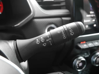Renault Captur 1.3 mild hybrid 140 RS Line | Stoel en stuurverwarming | Achteruitrijcamera| 18 inch lichtmetalen velgen | Adaptive cruise control | Climate control | Trekhaak / 21