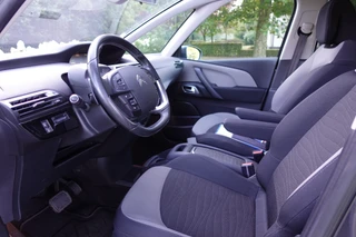 Citroën C4 Picasso 1.6 e-THP Intensive  | Trekhaak | Camera | DAB | NAP | / 26