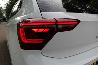Volkswagen Polo 1.0 TSI R-Line Business  | I.Q. Light | Camera | PDC | CarPlay | / 16
