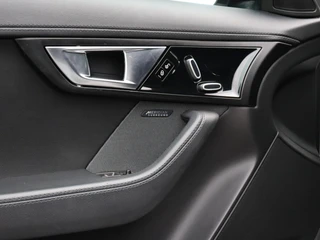 Jaguar F-TYPE 3.0 V6 Convertible / 21
