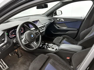BMW 1-serie M135i xDrive | Camera | Stoelverwarming |Harman/Kardon | HeadUp Display | Cruise Control / 12