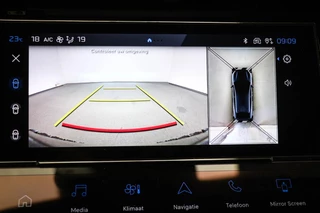Peugeot e-408 Allure 58 kWh | NIEUW | COMFORT / CONNECT / 360 VISION & DRIVE ASSIST- PACK | STUURVERWARMING | DAB | APPLE | CAMERA / 19