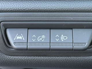 Renault Captur 100pk Intens (Keyless Entry - Camera - Parkeersensoren V+A - LED - Automatische Airco - Navigatie - Two Tone) / 27