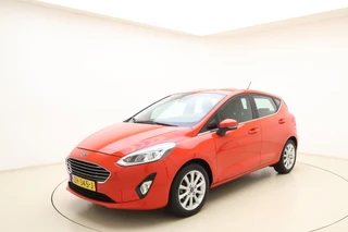 Ford Fiesta 1.0 EcoBoost Titanium | Trekhaak | Navigatie | Camera | Parkeersensoren voor en achter | Climate control | Lichtmetalen velgen