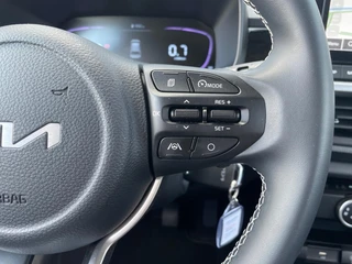 Kia Picanto 1.0 GDi DynamicLine Voorraadauto! | Parkeersensoren achterzijde en achteruitrijcamera | Apple Carplay | NU MET €2.000 inruilpremie! / 17