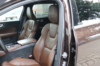 Volvo V60 2.0 T8 Twin Engine AWD Inscription (391PK) ORIG.NL/NW.PR73000/DEALERONDERH. / 17