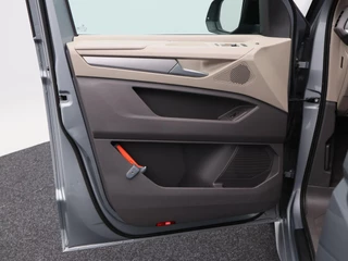 Volkswagen Multivan 1.4 eHybrid L2H1 Style 7-Persoons | Panorama dak | Stoelverwarming | Adaptive Cruise | Trekhaak | Camera | CarPlay | Climatronic | 17 Inch | 21.560 Km !! / 22