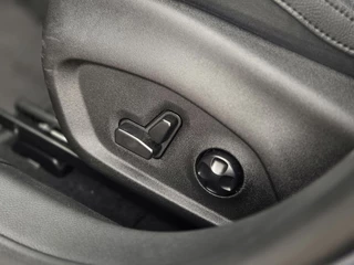 Jeep Compass 4xe 240 Plug-in Hybrid Electric Summit | Apple-Android | Parkeercamera | Stoelventilatie / 23