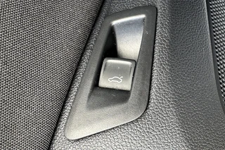 Volkswagen T-Roc 1.5 TSI Sport Automaat / 26