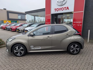 Toyota Yaris 1.5 Hybrid 115 First Edition LM-VELGEN AD-CRUISE NAVI CAMERA PRIVACY-GLASS / 6