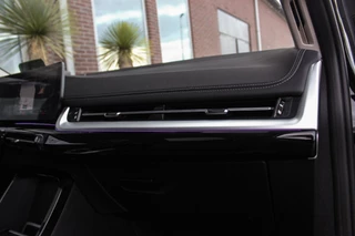 BMW 2-serie Active Tourer 230e xDrive Luxury Line | 1e eigenaar | BTW auto | Driving Assistant | Harman Kardon | 360 camera | Panoramadak | Head-up | M-sportstuur | Keyless entry / 43