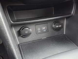Hyundai Kona 1.0T Essence | Airco | Cruise Control | Bluetooth telefoonverbinding | 18'' Lichtmetalen velgen | Lane Assist / 16