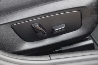 BMW 5 Series Touring 520i Executive Edition Facelift  | NL-Auto | Elekt.trekhaak | Historie | Carplay | Navi | DAB | Full LED | Zeer netjes / 38