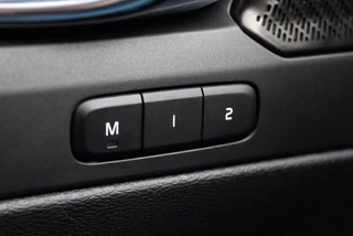 Volvo XC40 2.0 B4 MHEV R-Design Leder l 360° Camera l Harman l Adaptive l VOL OPT / 24
