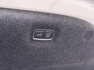 Porsche Taycan Turbo 93 kWh VAN:89.900,- VOOR:84.877 ,- UW HERFSTVOORDEEL:5.023,- SOH 91% | SPORT CHRONO | HEAD-UP | CARBON PAKKET | ALCANTARA STOELEN + HEMEL | DUAL SCHERM | PSCB KERAMISCH GECOATE REMMEN | BURMESTER PREMIUM AUDIO | STOELVERWARMING + STUURWIELVERWARMING | STOELVENTILATIE | MEMORY SEATS | PORSCHE DEALER ONDERHOUDEN | 360° CAMERA | VERKEERT IN NIEUWSTAAT | ALL-IN PRIJS | 12 MAANDEN BOVAG GARANTIE / 15