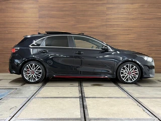 Kia Ceed 1.6 T-GDi GT 204pk | Facelift | VOL! | Pano | LED | Virtual | JBL | ACC | BCA | LFA | Wireless Charg | CarPlay / 4